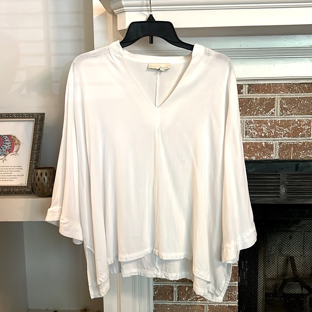 Boutique Boho White Flowy Dolman Sleeve V-Neck Top